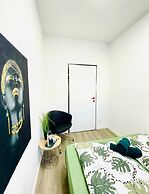 7BR Apt Near Schönbrunn for 15 Guests