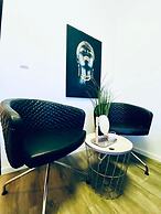 7BR Apt Near Schönbrunn for 15 Guests