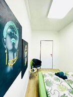 7BR Apt Near Schönbrunn for 15 Guests
