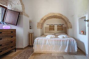 Trullo Conosolo With Pool