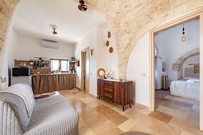 Trullo Conosolo With Pool