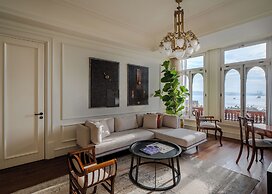 Hovagimyan Hotel and Suites