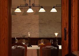 Hovagimyan Hotel and Suites