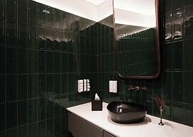 Hovagimyan Hotel and Suites
