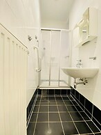 Charming 4 Bedroom Apartment Ottakring