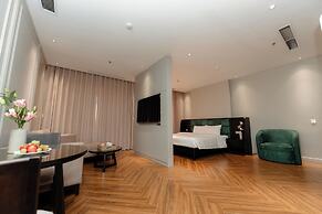 TQ Luxury Hotel & Apartment