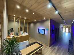 WORLD HOTEL
