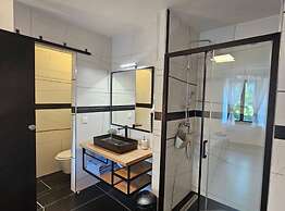 Lisko Vacation House