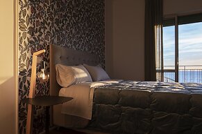Casa Mare Beachfront Luxury Suites