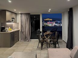 Acropolis Magical View Suite, Metro Kerameikos