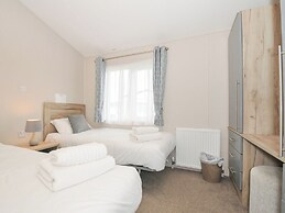2 Summerleaze