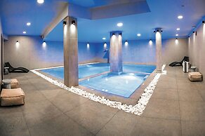UrbanBay Hotel & Spa