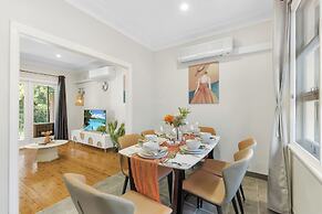 Relaxing 3BDR Modern Home with Parking