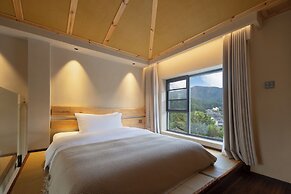 Qingmo Hidden Mid-Mountain Hotel