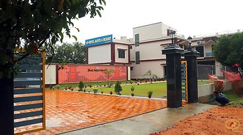 Hotel Aayes & Resort