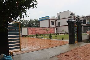 Hotel Aayes & Resort
