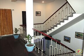 Hotel Aayes & Resort