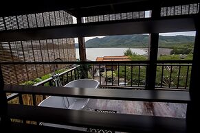 Baan Lhong View Lay