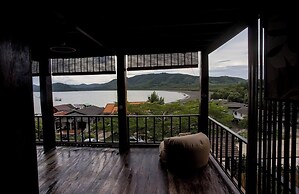 Baan Lhong View Lay