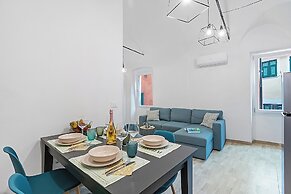 Saro House