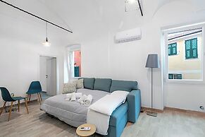 Saro House