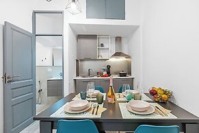 Saro House