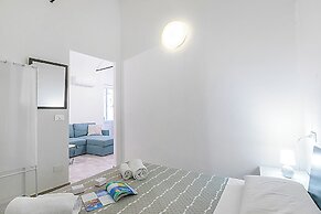 Saro House