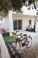 White houses luxury and pool