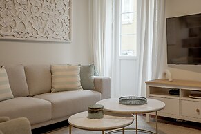 Bairro Alto Elegant by Homing
