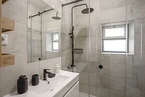 Bairro Alto Elegant by Homing