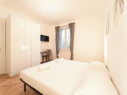 RRRapido Sant Ambrogio Suites and Rooms