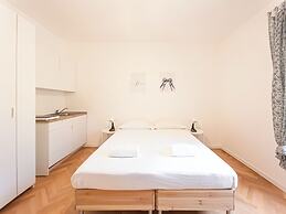 RRRapido Sant Ambrogio Suites and Rooms
