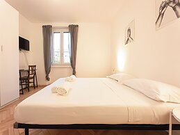 RRRapido Sant Ambrogio Suites and Rooms