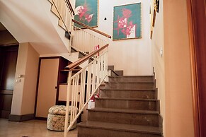 Angelina Square Home