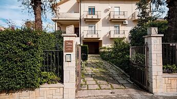 Angelina Square Home