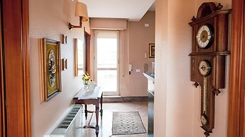 Angelina Square Home