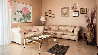 Angelina Square Home