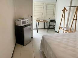 Airport Manini Lodge Studio 12