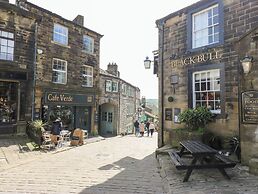 Loco Lodge