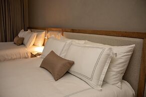 S22 Hotel & Suites