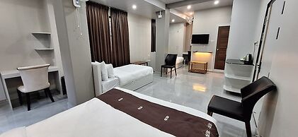 Hotel Jay Jay