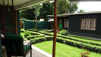 Wooden Knee cottages Nanyuki