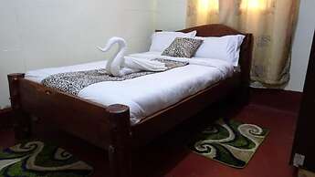 Wooden Knee cottages Nanyuki