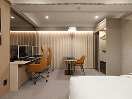 Urban Brown Hotel