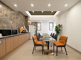 Urban Brown Hotel