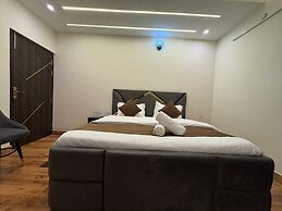 AKS Grand Hotel in Varanasi