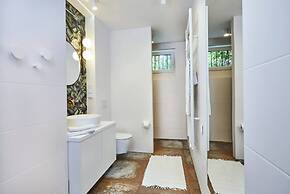 Spacious Holiday Home, Pool, Sauna, Whirlpool