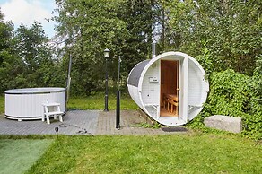 Spacious Holiday Home, Pool, Sauna, Whirlpool