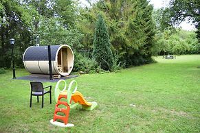 Spacious Holiday Home, Pool, Sauna, Whirlpool