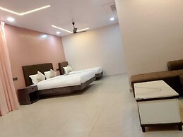 Anand Vihar Hotel